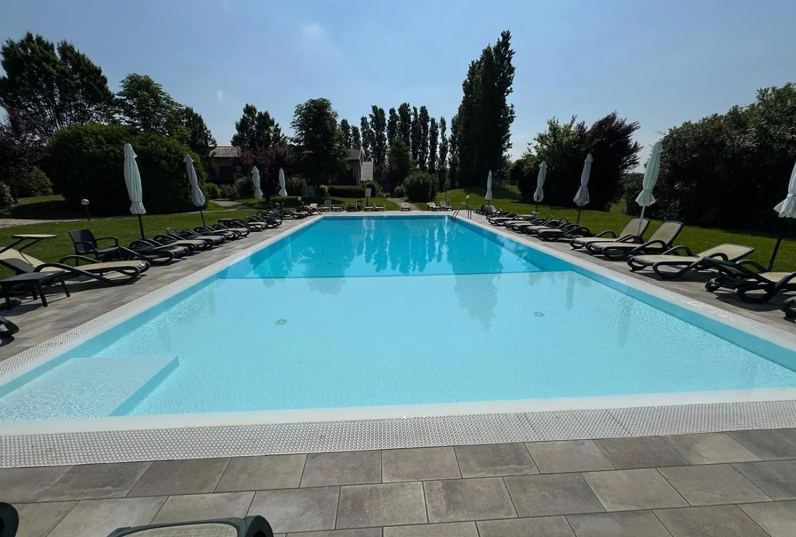 Blu Garda Holidays Castelnuovo del Garda 0*,  İtalya
